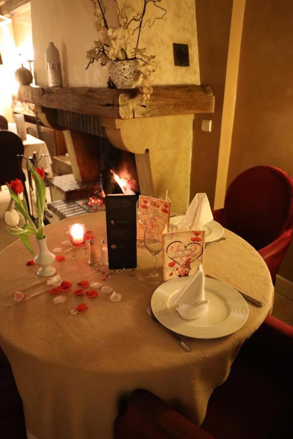 Hotel Logis Le Bourguignon Bèze Esterno foto