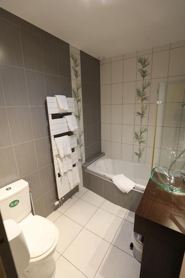 Hotel Logis Le Bourguignon Bèze Esterno foto
