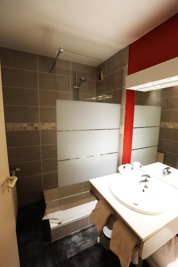 Hotel Logis Le Bourguignon Bèze Esterno foto