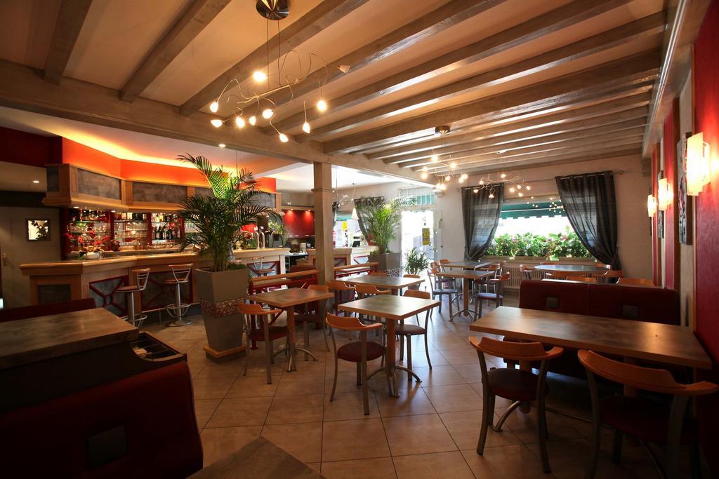 Hotel Logis Le Bourguignon Bèze Esterno foto